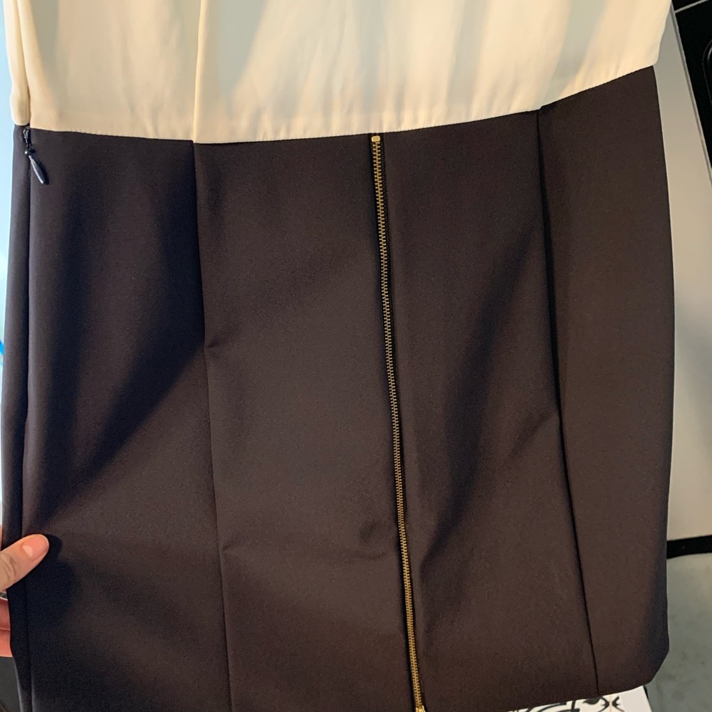 Dress - Picture 6 of 7